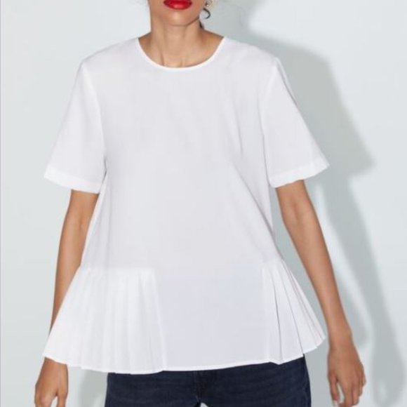 Zara Tops - 🥰Zara Pleated Hem Top